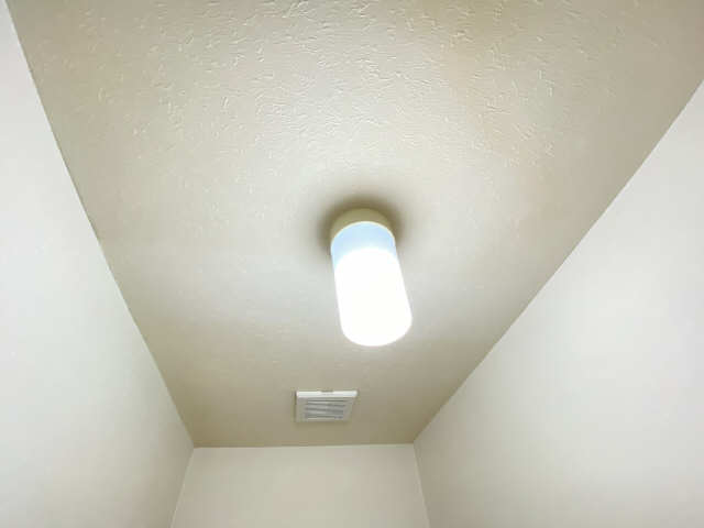 コーポメイ 1階 WC　照明